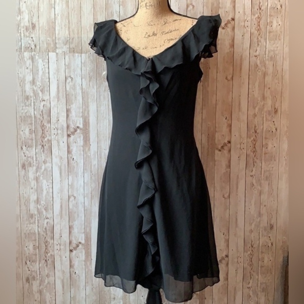 🌖 JOHNNY Martin Black Ruffle Dress